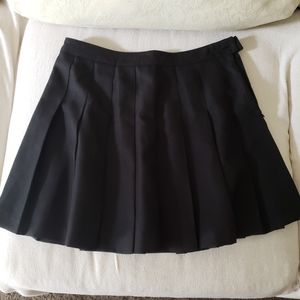 Black pleated skirt